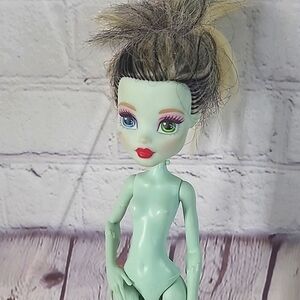 Monster High Doll Ghouls Frankie Stein Non Articulated Arms DPW92 Body 2016